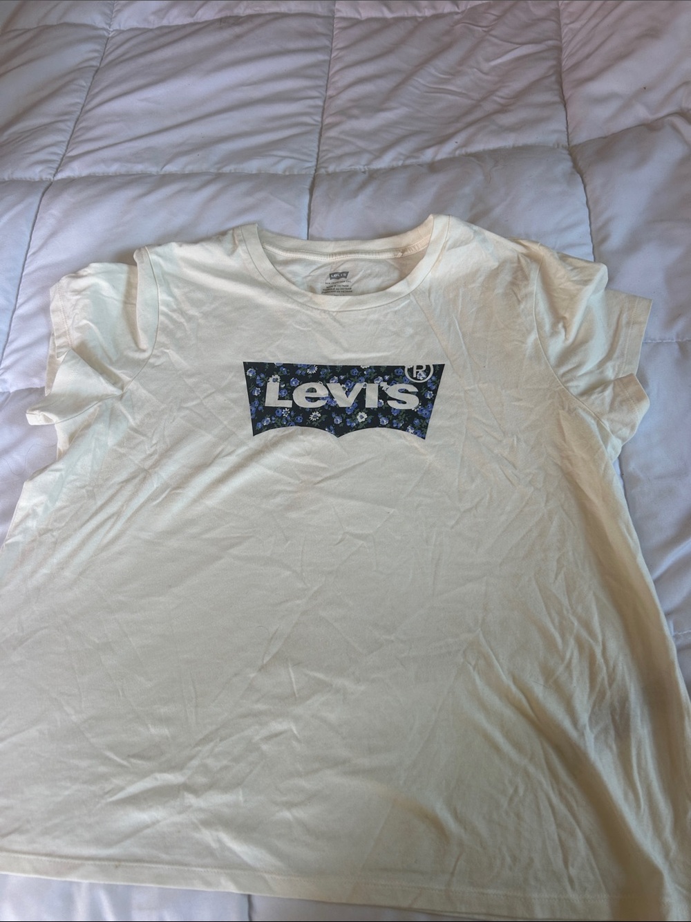 Levi's Cream Tee with Blue Floral Logo